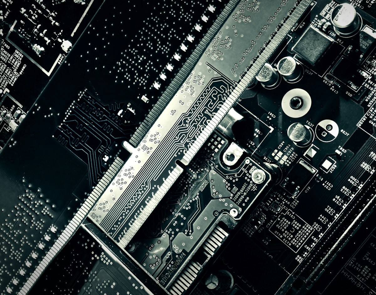 Placas de circuito, cartões de memória e discos de armazenamento de computador
